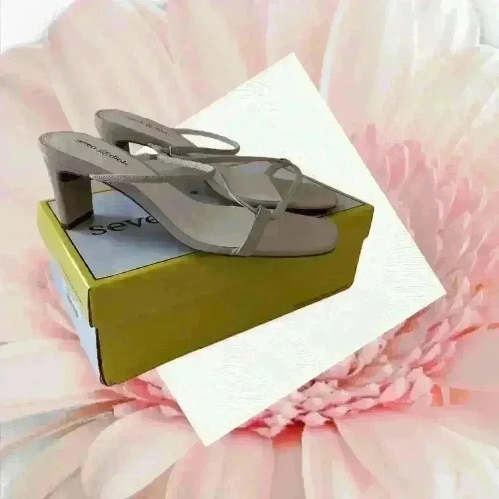 Seven Dials Women's Laguna Slide Sandal Size 8.5